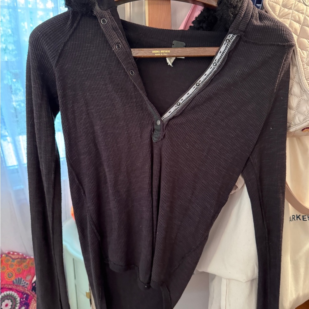 Free People Black Fitted Long Sleeve sherpa trimmed hoodie